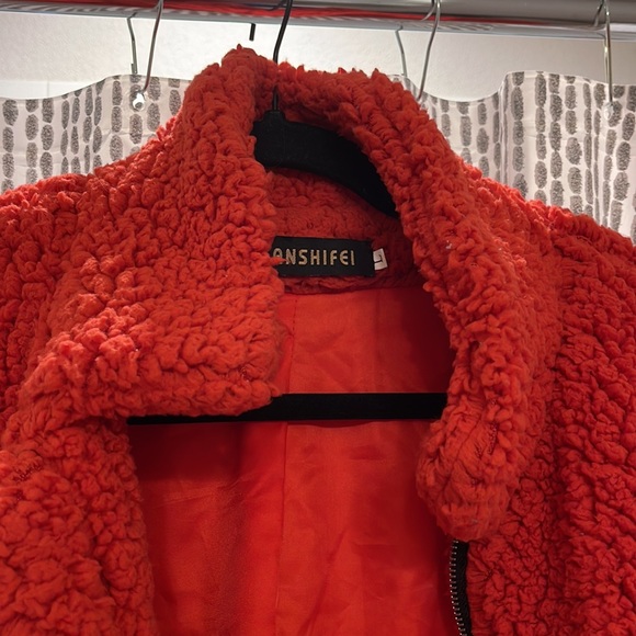 Large Red Puffy Jacket - Picture 3 of 3